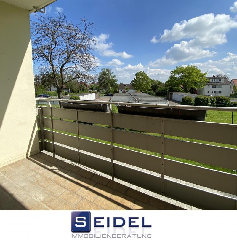 Gut geschnittene 3-Zimmer-Whg. mit Balkon und Einbauküche